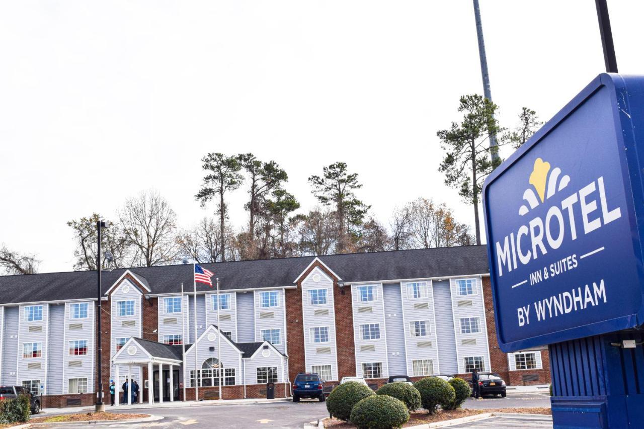 Travelers Inn And Suites Raleigh Exterior foto